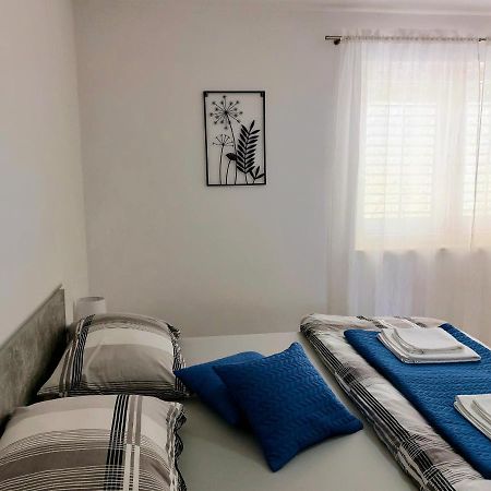 Apartment "None" Makarska Exterior foto