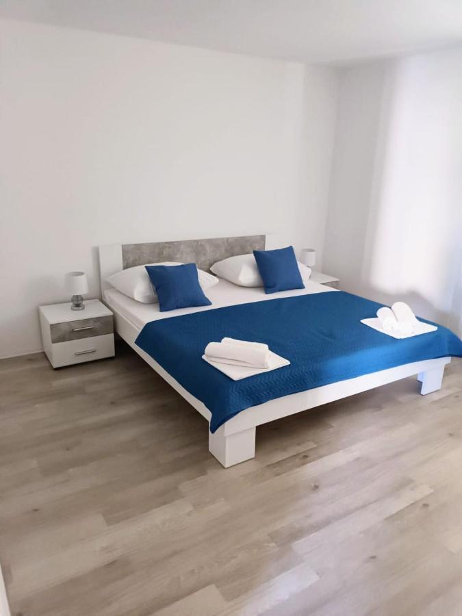 Apartment "None" Makarska Exterior foto