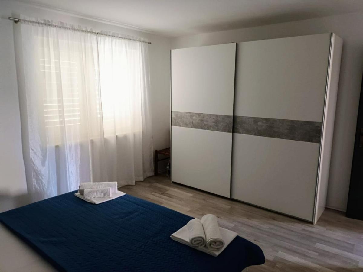 Apartment "None" Makarska Exterior foto