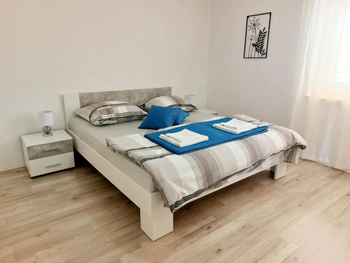 Apartment "None" Makarska Exterior foto